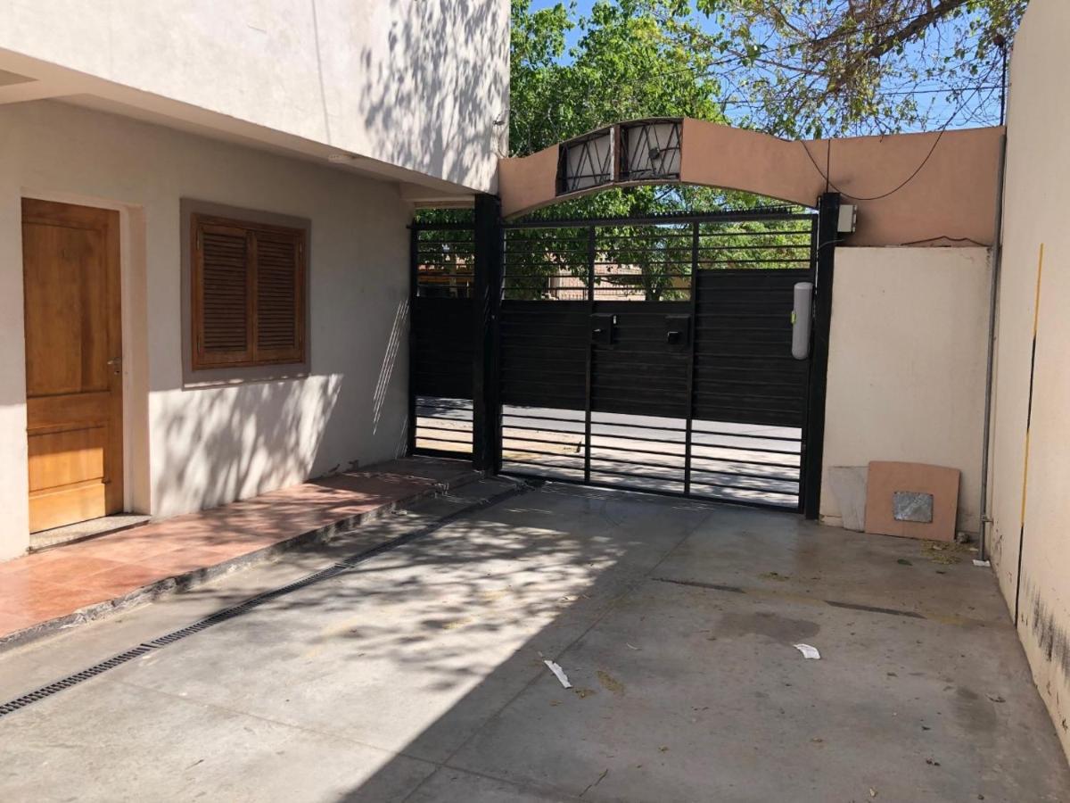 Excelente Duplex En Consorcio Privado C/ Cochera サンフアン エクステリア 写真