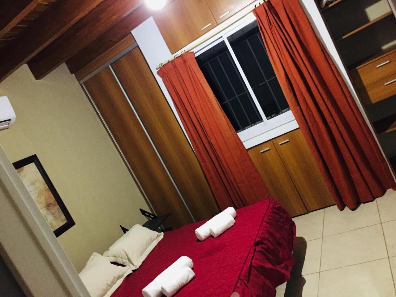 Excelente Duplex En Consorcio Privado C/ Cochera サンフアン エクステリア 写真